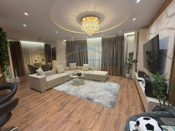 Tirane, shitet apartament 3+1 Kati 2, 149 m² 400.000 € 
