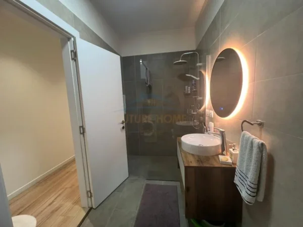 Tirane, shitet apartament 2+1+Ballkon Kati 1, 91 m² 250.000 € (Rruga Jordan Misja)