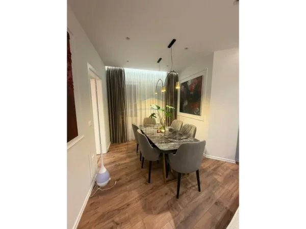 Tirane, shitet apartament 3+1+Ballkon Kati 2, 149 m² 400.000 € (Liqeni i Thate)