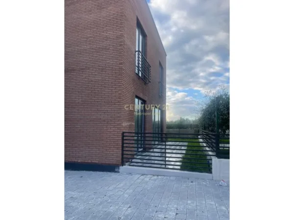 Tirane, shitet Vile 3 Katshe Kati 3, 313 m² 550.000 € (Farke)