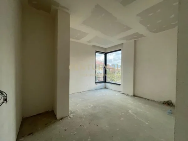 Tirane, shitet Vile 3 Katshe Kati 3, 313 m² 550.000 € (Farke)