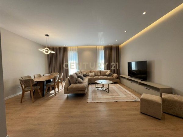 Tirane, jepet me qera apartament 3+1+Aneks+Ballkon Kati 1, 155 m² 2.000 € (Liqeni thate)