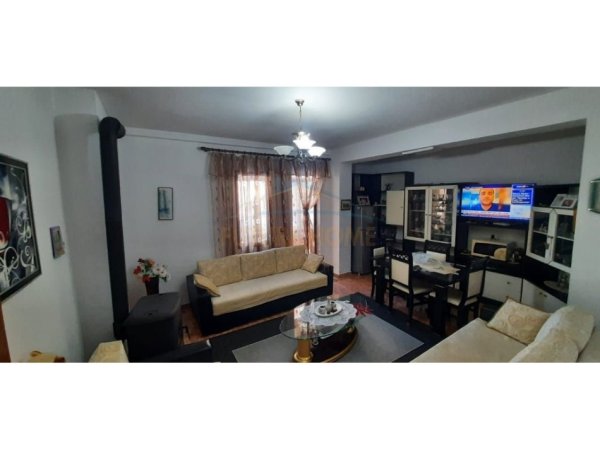 Pogradec, shitet apartament 2+1 Kati 3, 112 m² 120.000 € (Rruga Dëshmorët e Pojskës)