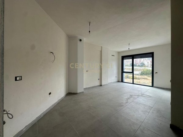 Tirane, shitet apartament 2+1+Aneks+Ballkon Kati 2, 94 m² 210.000 € (Liqeni thate)