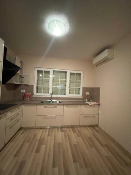 Tirane, shitet 3 Katshe , 670 m² 850.000 € (AKACIA HILLS TEG)