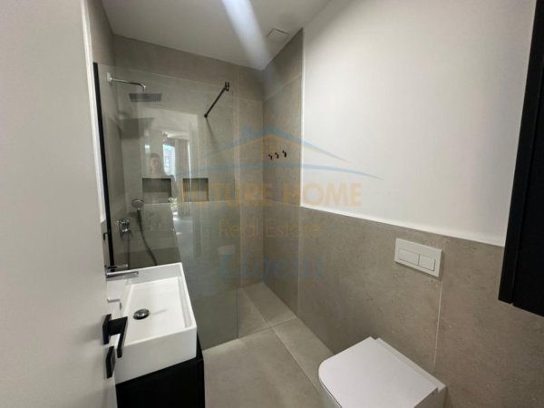 Tirane, jepet me qera apartament 2+1+Ballkon Kati 1, 99 m² 1.350 € (Kompleksi Forest)