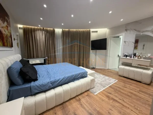 Tirane, shes apartament 3+1+Ballkon Kati 2, 149 m² 400.000 € (liqeni i that)