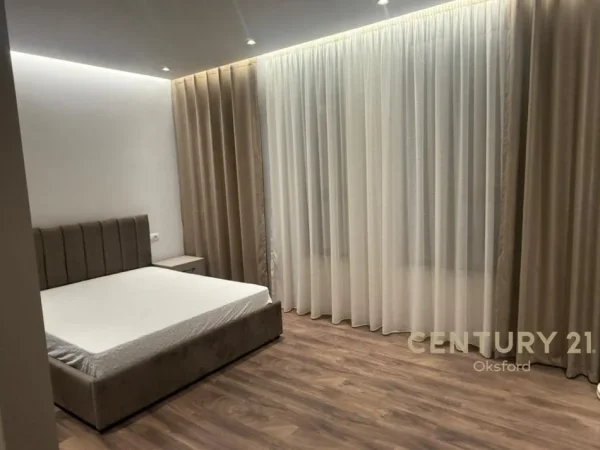 Tirane, jepet me qera 1+1 Kati 7, 60 m² 850 €