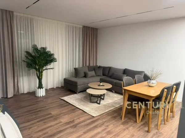Tirane, jepet me qera 1+1 Kati 7, 60 m² 850 €