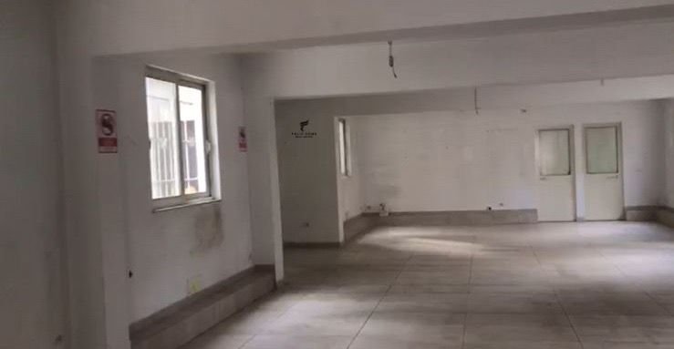 Tirane, jepet me qera zyre Kati 1, 130 m² 1.500 € (MYSLYM SHYRI)