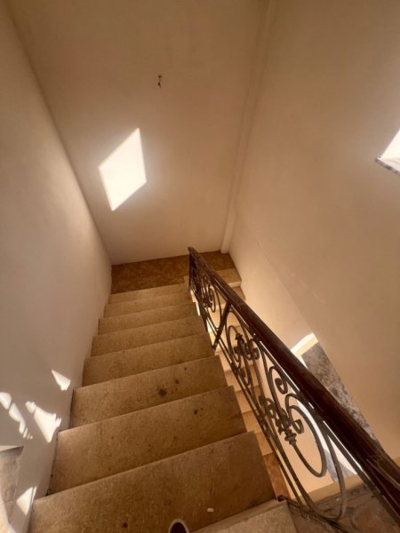 Tirane, jepet me qera Vile 4+1 Kati 0, 135 m² 2.000 € (Garden Building)