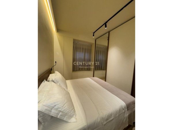 Tirane, jepet me qera apartament 2+1+Ballkon Kati 4, 93 m² 750 € (jordan misja)