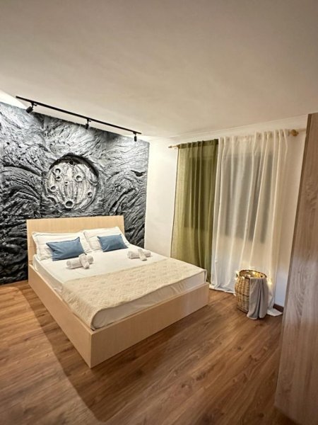 Tirane, jepet me qera apartament 2+1+Ballkon Kati 1, 90 m² 550 € (Stacioni i Trenit ,te mulliri)