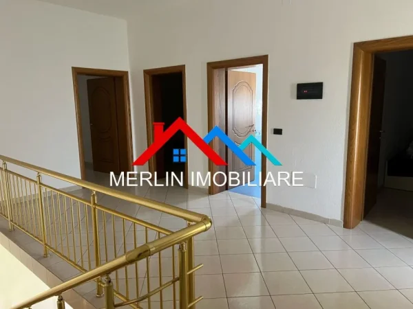 Tirane, shitet Vile 2+1+Aneks+Ballkon , 106 m² 250.000 € (RRUGA MARQINET,VORE)