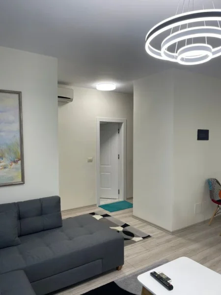 Tirane, jepet me qera apartament 1+1+Ballkon , 70 m² 1.000 € (Rruga e Kosovareve)
