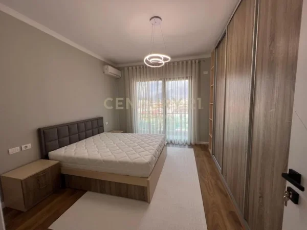 Tirane, shitet apartament 2+1+Ballkon Kati 4, 90 m² 143.000 € (misto mane)