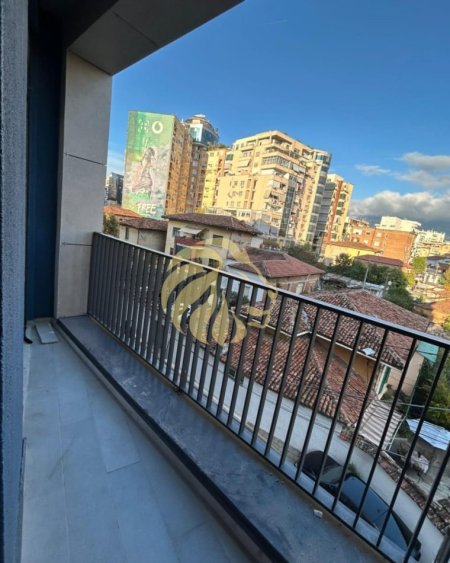 Tirane, jepet me qera apartament 2+1 Kati 2, 93 m² 650 € (9 katshet)