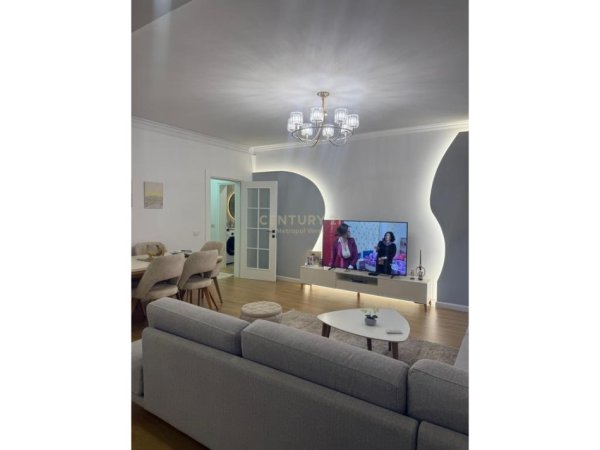 Tirane, shitet apartament 2+1+Ballkon Kati 2, 91 m² 155.000 € (fresk)