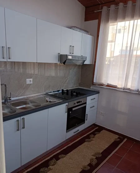 Tirane, jepet me qera apartament 1+1+Ballkon Kati 5, 70 m² 500 € (Don Bosko ,prane zgares korcare)