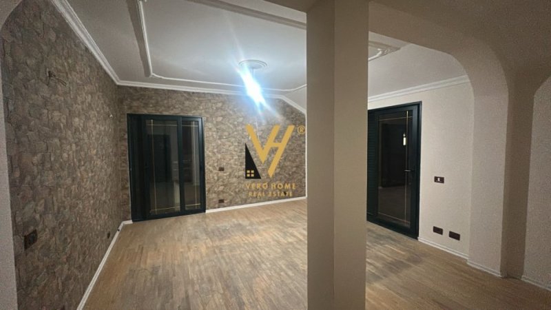 Tirane, shitet ambjent biznesi Kati 0, 456 m² 1.240.000 € (RRUGA EDUARD MANO)