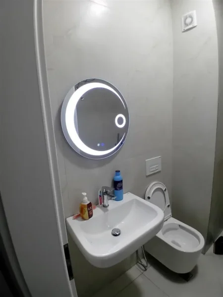 Tirane, jepet me qera apartament 1+1+Ballkon Kati 7, 65 m² 40.000