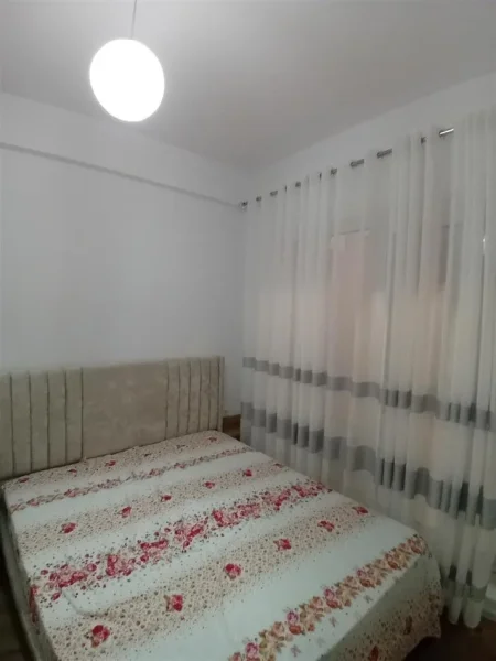 Tirane, jepet me qera apartament 1+1+Ballkon Kati 7, 65 m² 40.000