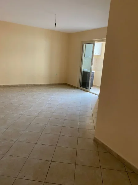 Tirane, jepet me qera apartament 1+1 Kati 4, 48 m² 400 € (shkolla baletit)