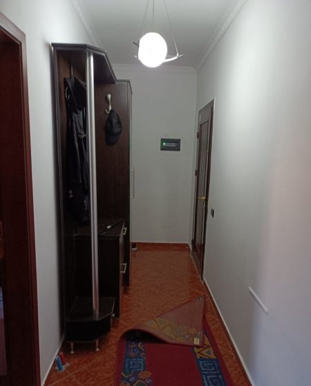 Tirane, jepet me qera apartament 1+1+Ballkon Kati 5, 60 m² 500 € 