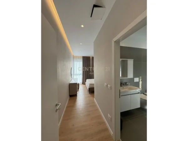Tirane, jepet me qera apartament 3+1+Aneks Kati 1, 155 m² 2.000 € (Liqeni i Thate)