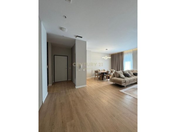 Tirane, jepet me qera apartament 3+1+Aneks Kati 1, 155 m² 2.000 € (Liqeni i Thate)