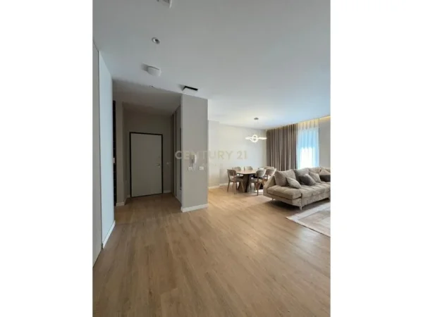 Tirane, jepet me qera apartament 3+1+Aneks Kati 1, 155 m² 2.000 € (Liqeni i Thate)