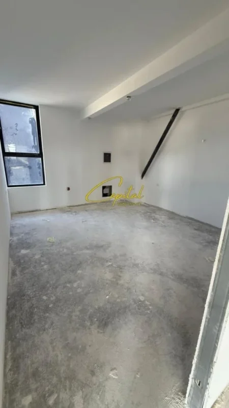 Tirane, jepet me qera magazine Kati 0, 1.000 m² 4.000 € (VORE)