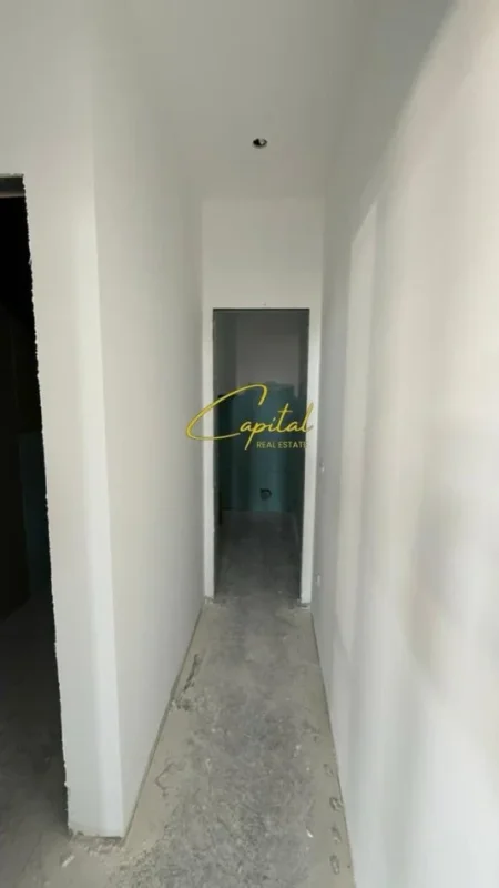 Tirane, jepet me qera magazine Kati 0, 1.000 m² 4.000 € (VORE)