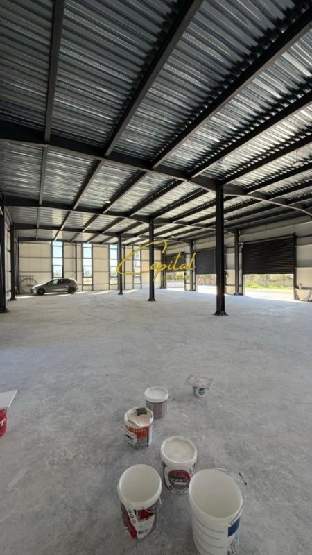 Tirane, jepet me qera magazine Kati 0, 1.000 m² 4.000 € (VORE)