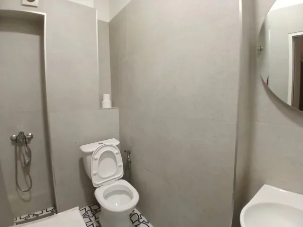 Tirane, jepet me qera apartament 1+1+Ballkon Kati 0, 60 m² 470 € 