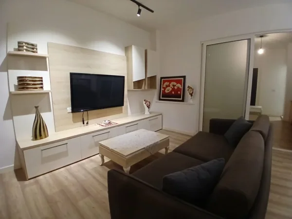 Tirane, jepet me qera apartament 1+1+Ballkon Kati 0, 60 m² 470 € 