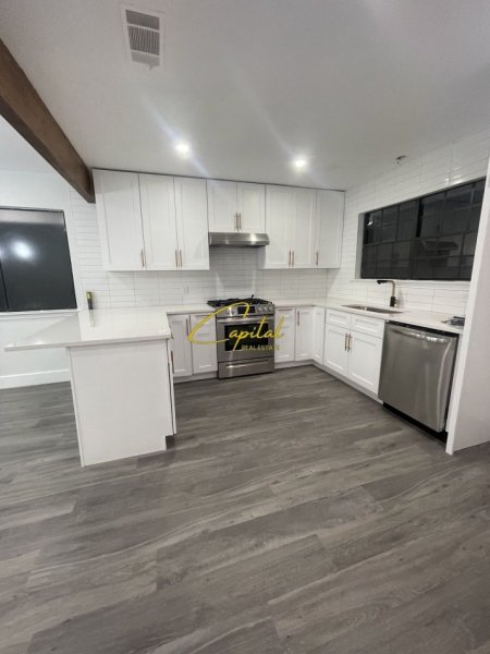 Tirane, jepet me qera apartament 2+1 Kati 1, 105 m² 500 € (DON BOSKO)