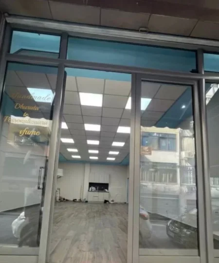 Tirane, shitet dyqan Kati 0, 80 m² 450.000 € (SHESHI WILLSON)