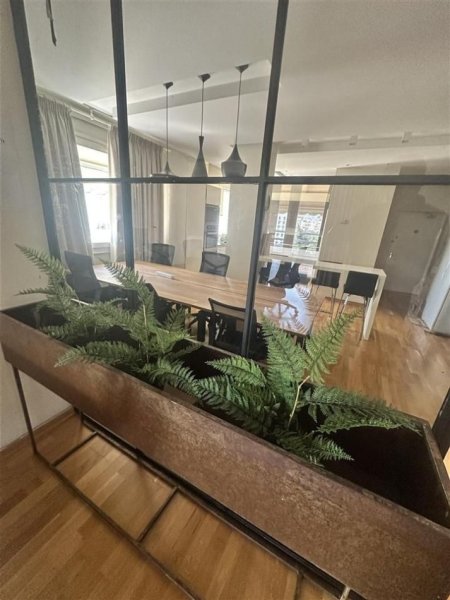 Tirane, jepet me qera zyre Kati 6, 141 m² 3.800 € 