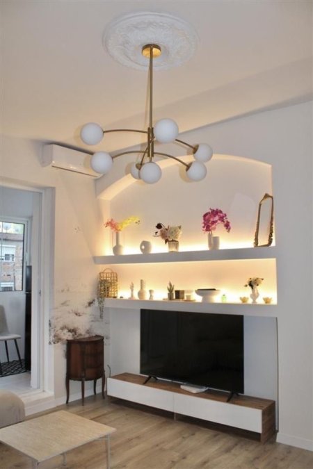 Tirane, jepet me qera apartament 2+1 Kati 3, 75 m² 1.800 € (BLLOKU)