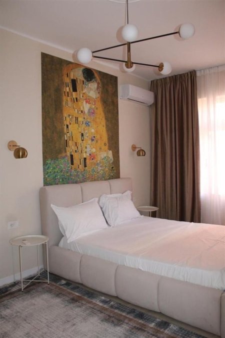 Tirane, jepet me qera apartament 2+1 Kati 3, 75 m² 1.800 € (BLLOKU)