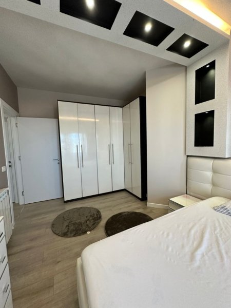 Tirane, jepet me qera apartament 1+1+Ballkon Kati 5, 70 m² 650 € 