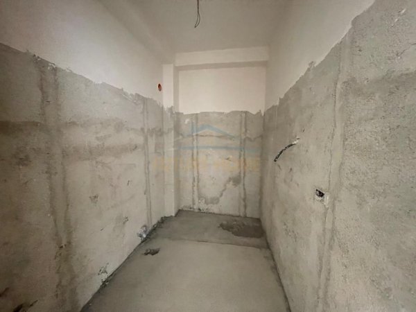 Tirane, shitet apartament 1+1 Kati 5, 65 m² 105.000 € (Rruga e Dibres)