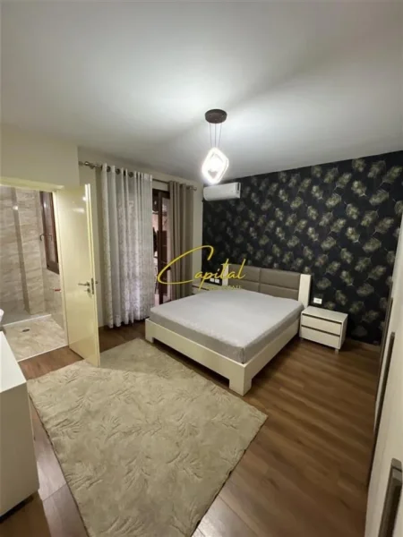 Tirane, jepet me qera apartament 2+1 Kati 2, 120 m² 850 € (KOPSHTI BOTANIK)