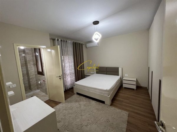Tirane, jepet me qera apartament 2+1 Kati 2, 120 m² 850 € (KOPSHTI BOTANIK)