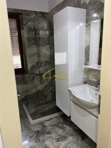 Tirane, jepet me qera apartament 2+1 Kati 2, 120 m² 850 € (KOPSHTI BOTANIK)