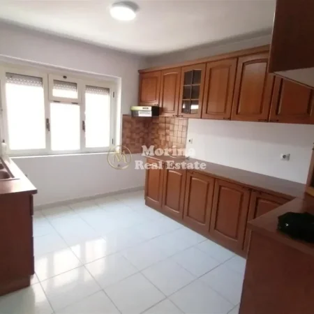 Tirane, jepet me qera apartament 3+1 Kati 6, 126 m² 500 € (Rruga Islam Alla)
