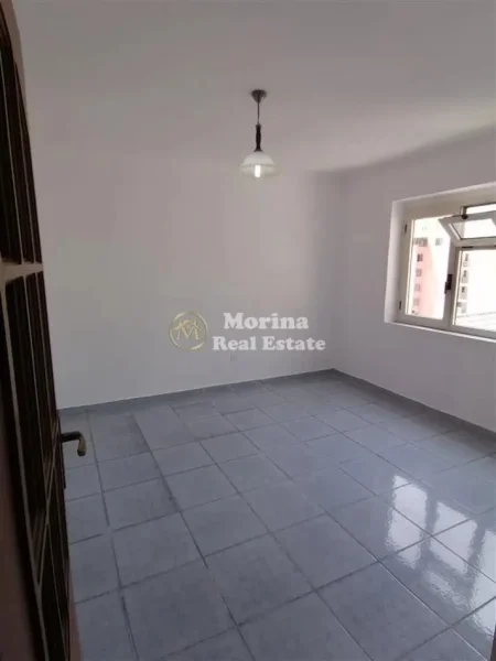 Tirane, jepet me qera apartament 3+1 Kati 6, 126 m² 500 € (Rruga Islam Alla)