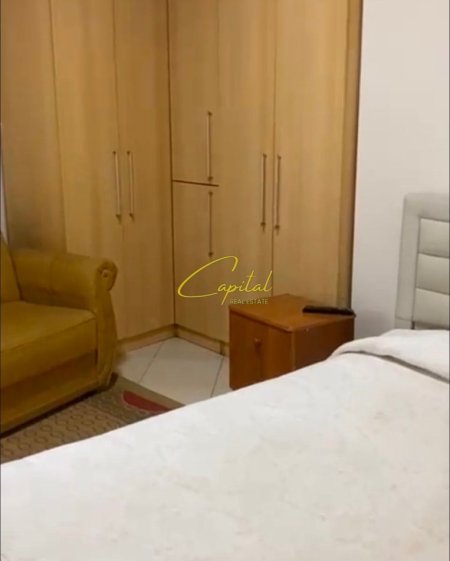 Tirane, jepet me qera apartament 3+1 Kati 8, 130 m² 1.000 € (PAZARI I RI)