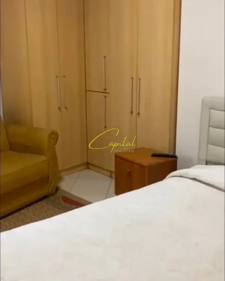 Tirane, jepet me qera apartament 3+1 Kati 8, 130 m² 1.000 € (PAZARI I RI)